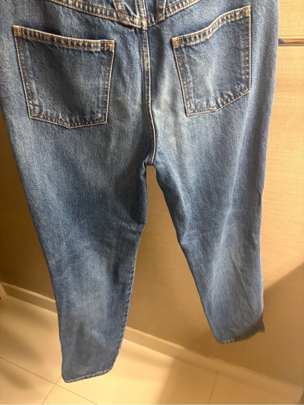 Closed slim straight